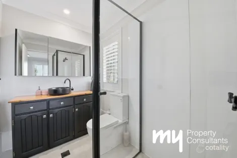 Property photo of 32 Hynes Place Elderslie NSW 2570