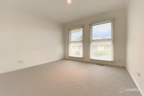 Property photo of 2/11 Langford Crescent Donvale VIC 3111