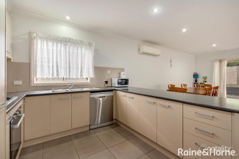 Property photo of 31 Flagstaff Loop Craigieburn VIC 3064