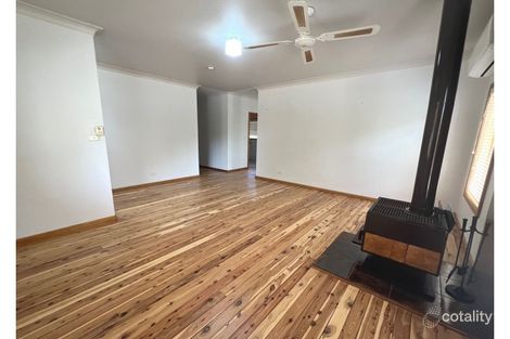 Property photo of 4 Light Place Dubbo NSW 2830