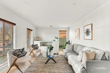 Property photo of 6 Gainsford Way Burnside VIC 3023