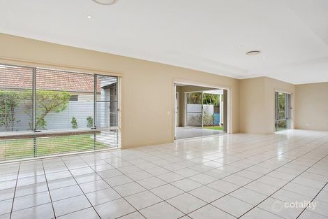 Property photo of 2040 Carlton Drive Hope Island QLD 4212