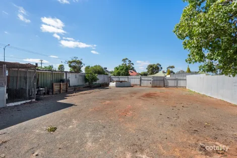 Property photo of 4 North Terrace Boulder WA 6432