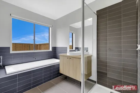 Property photo of 18 Taketa Way Kalkallo VIC 3064