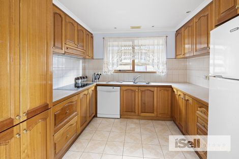 Property photo of 24 Springvalley Crescent Keysborough VIC 3173