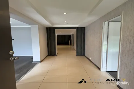 Property photo of 21 Desert Gum Way Brookfield VIC 3338