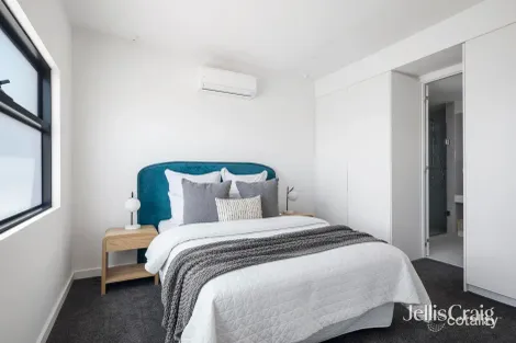 Property photo of 2/38 Toolambool Road Carnegie VIC 3163