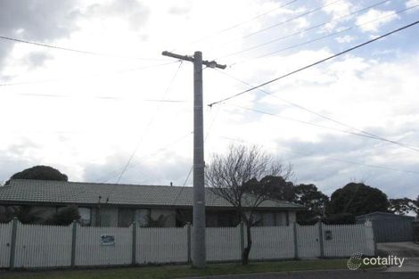 Property photo of 18 Springside Crescent Keysborough VIC 3173
