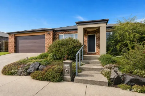 Property photo of 2 Roscommon Drive Traralgon VIC 3844