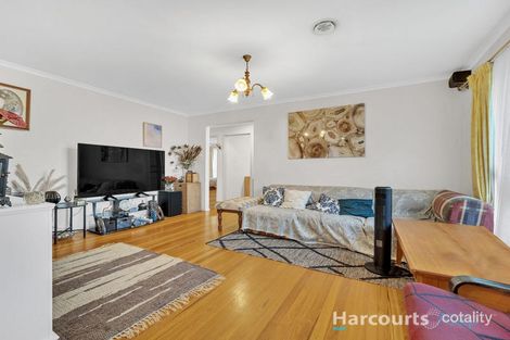 Property photo of 1 Dealbata Avenue Endeavour Hills VIC 3802