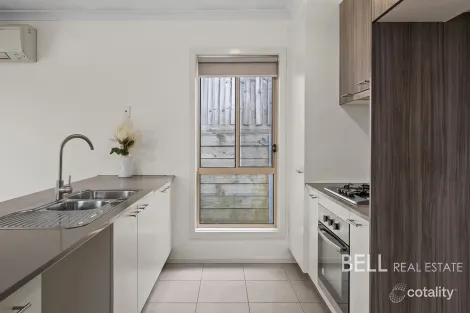 Property photo of 11/3 Manor View Pakenham VIC 3810