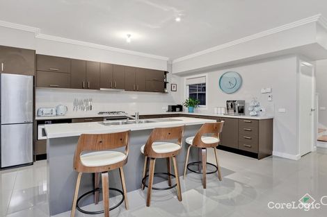 Property photo of 3/7 Toolondo Close Caroline Springs VIC 3023