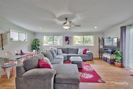 Property photo of 2 Ferndell Way Berkeley Vale NSW 2261