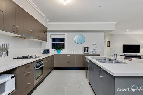 Property photo of 3/7 Toolondo Close Caroline Springs VIC 3023