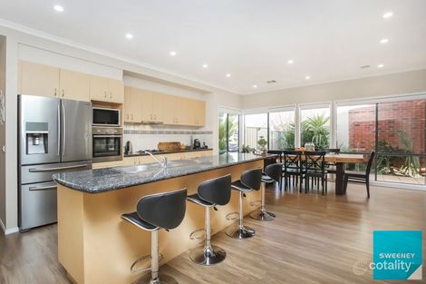 Property photo of 6 Kenrick Mews Caroline Springs VIC 3023