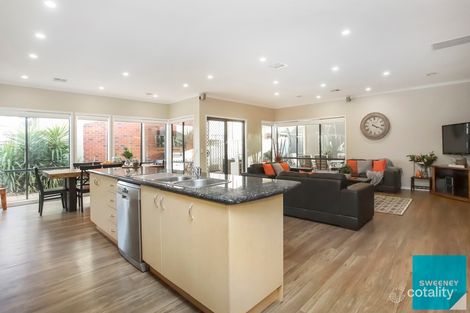 Property photo of 6 Kenrick Mews Caroline Springs VIC 3023