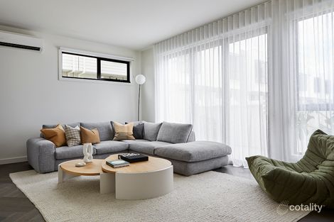Property photo of 33 Piccolo Circuit Williamstown North VIC 3016