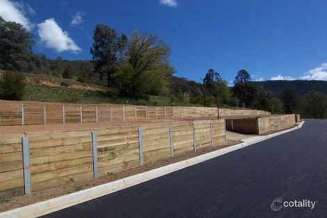 Property photo of 10 Blue Wren Close Bright VIC 3741