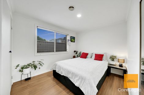 Property photo of 8 Stamford Grove Caroline Springs VIC 3023