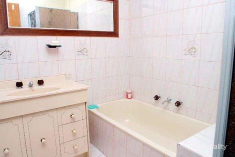Property photo of 85 Ashleigh Crescent Meadow Heights VIC 3048