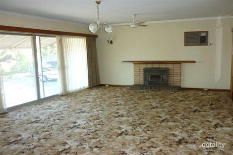 Property photo of 18 Basildon Road Lesmurdie WA 6076
