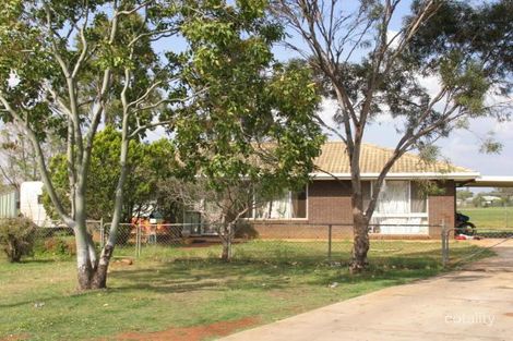 8 David St, Oakey, QLD 4401