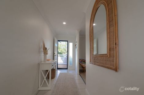 Property photo of 17 Back Hill Drive Coral Cove QLD 4670
