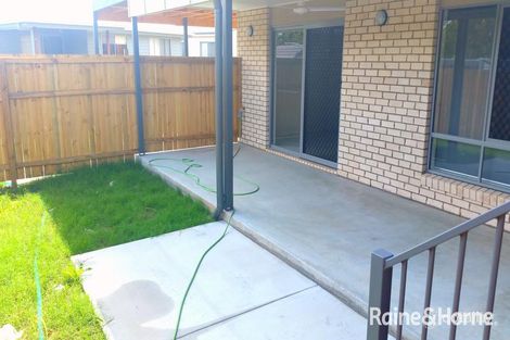 Property photo of 2/27 Goldfinch Street Redbank Plains QLD 4301