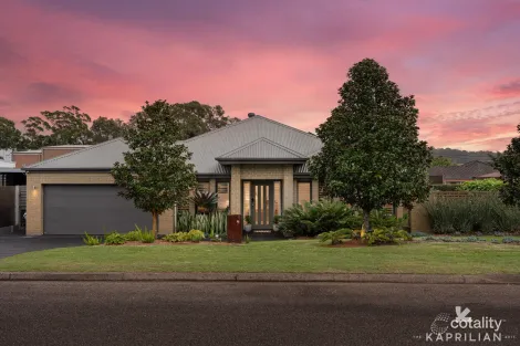 3 Nott St, Warners Bay, NSW 2282