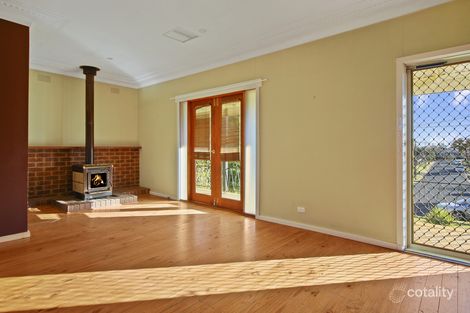 Property photo of 19 Koora Place Mount Austin NSW 2650