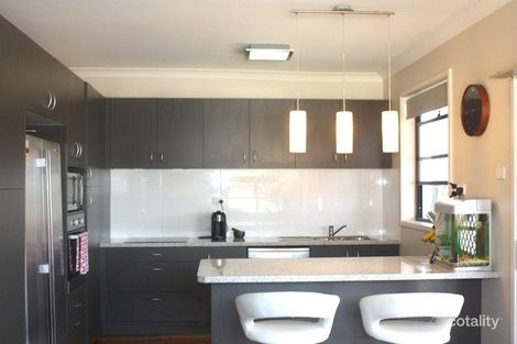 Property photo of 17 Wimbledon Grove Garden Suburb NSW 2289