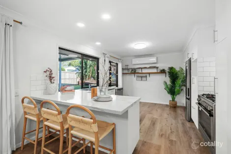Property photo of 16 Teraglin Manly West QLD 4179