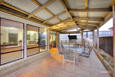 Property photo of 4 Flax Place Pakenham VIC 3810