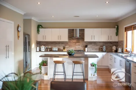 Property photo of 13A Caserta Drive Berwick VIC 3806