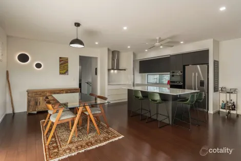 Property photo of 66 Fifth Avenue Balmoral QLD 4171