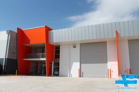 12 Waler Cres, Smeaton Grange, NSW 2567