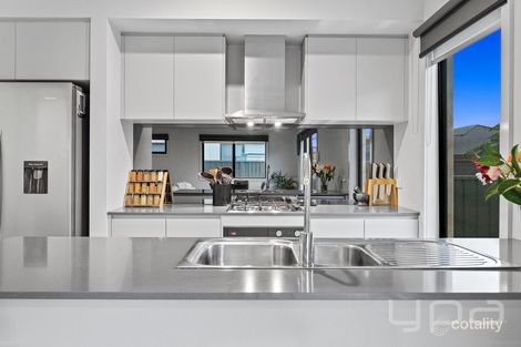 Property photo of 34 Becontree Crescent Strathtulloh VIC 3338