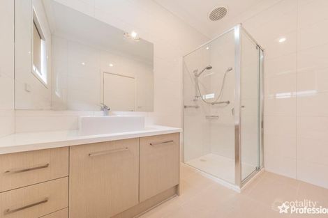 Property photo of 2/3 Alex Court Kurunjang VIC 3337
