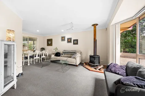 Property photo of 83 Baxter Crescent Forest Lake QLD 4078