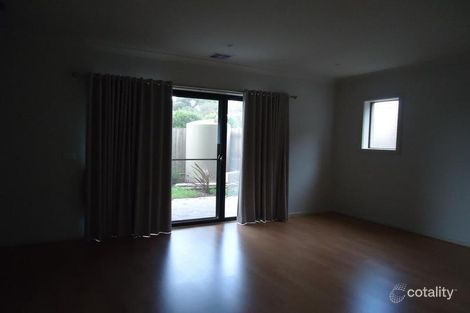 Property photo of 2/30 Central Road Hampton Park VIC 3976