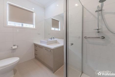 Property photo of 2/3 Alex Court Kurunjang VIC 3337