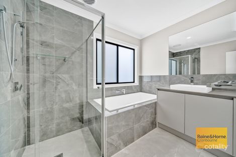 Property photo of 86 Yeungroon Boulevard Clyde North VIC 3978