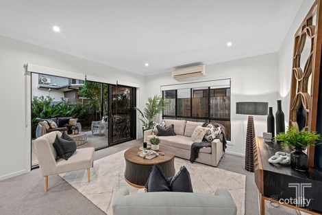 Property photo of 15/16 Surbiton Court Carindale QLD 4152