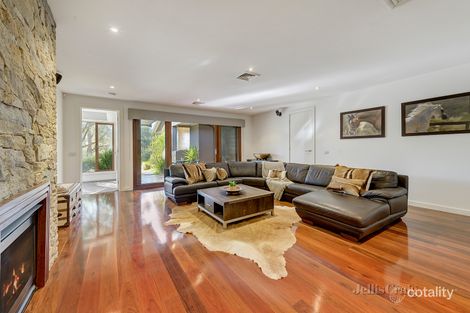 Property photo of 8 Valley Road Wonga Park VIC 3115