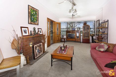Property photo of 53 Griffiths Street Oak Flats NSW 2529