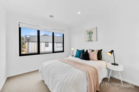 Property photo of 14 Lyra Walk Point Cook VIC 3030