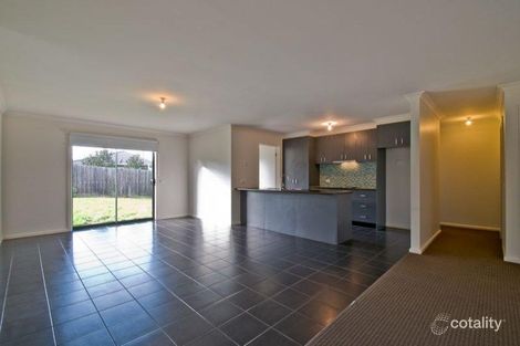 Property photo of 12 Sutherland Way Drouin VIC 3818