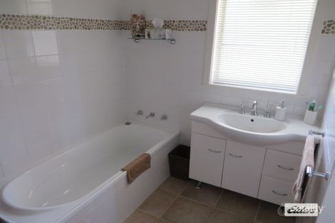 Property photo of 33 Thorby Crescent Griffith NSW 2680