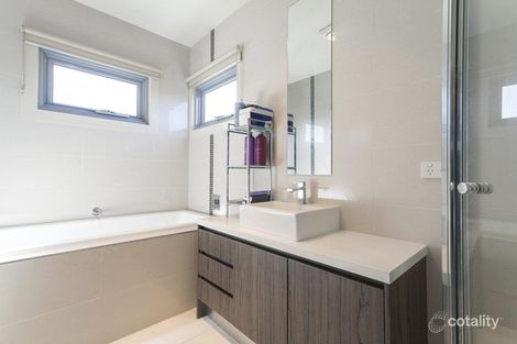 Property photo of 2/16 Bradley Street Newport VIC 3015