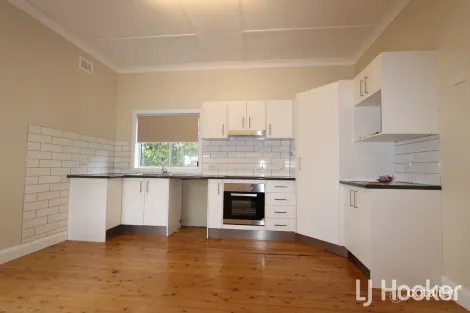 Property photo of 27 King Street Inverell NSW 2360